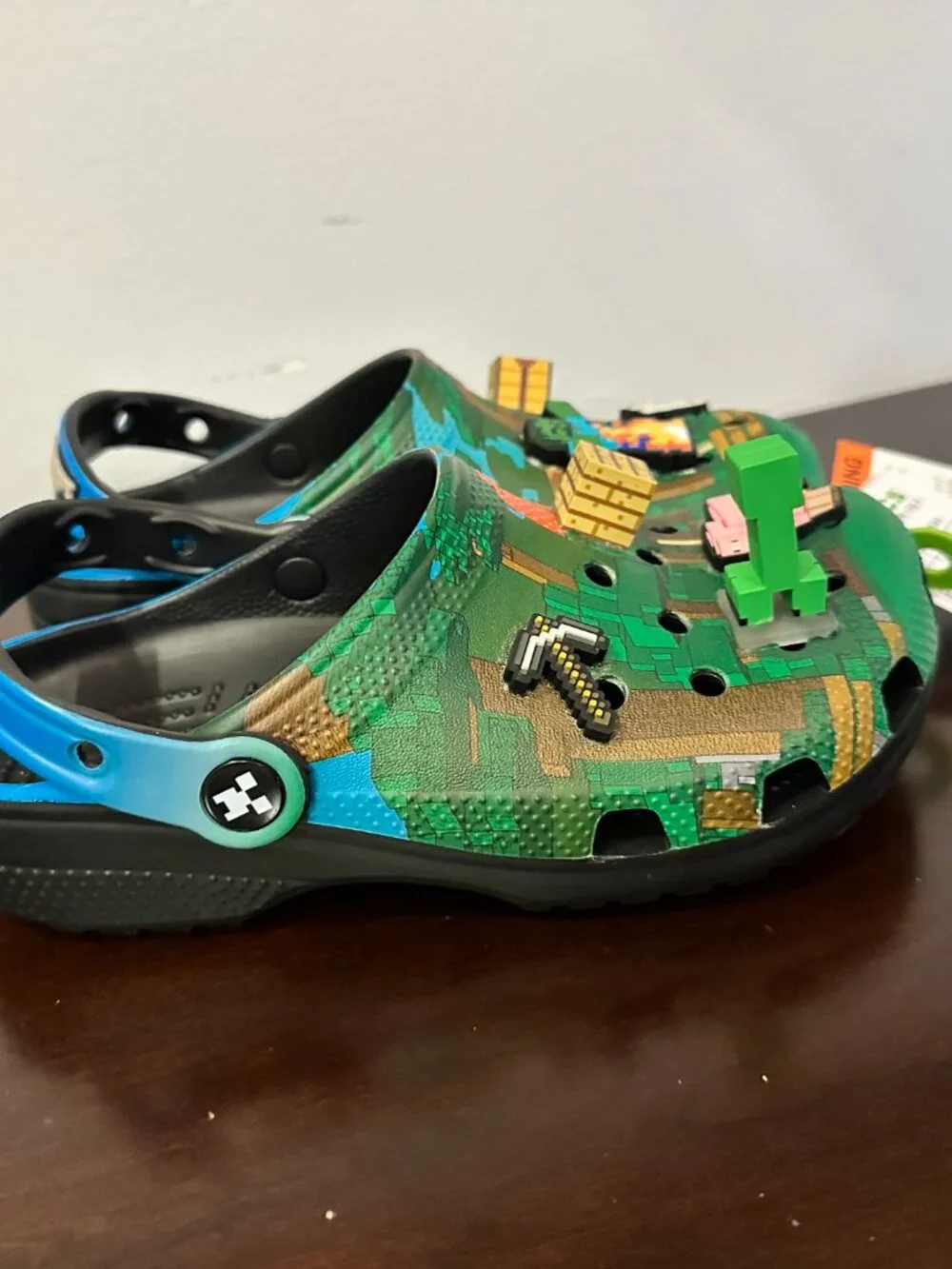 New Crocs Kids Minecraft Classic Clog Multi Size J3 Casual Sandals 210830-90H